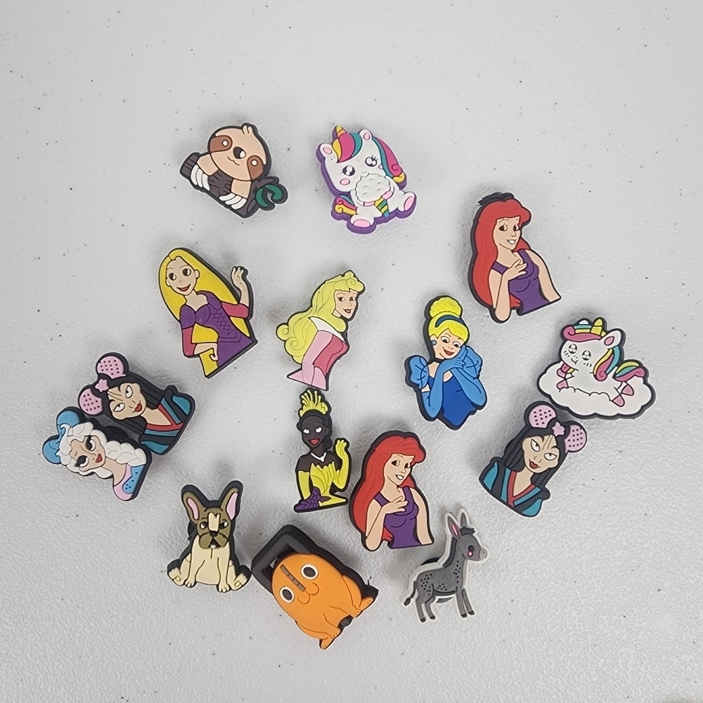 NWOT Princess and More Bundle of Shoe Charms 15 Total